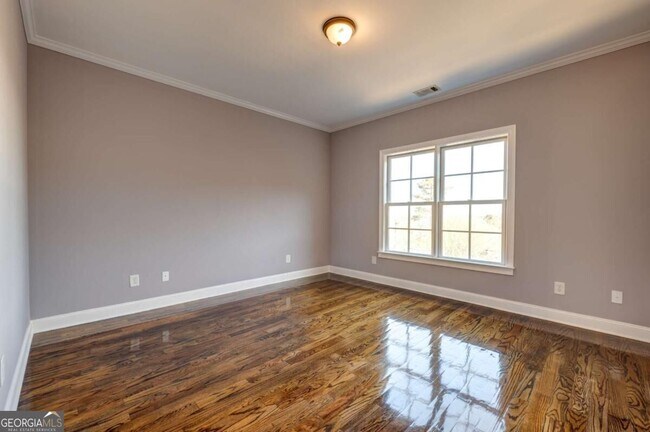 Building Photo - 1049 Highland Village Trail