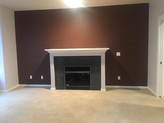 Building Photo - 7146 NE Cherry Dr