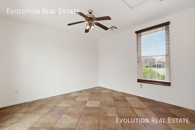 Building Photo - 3287 S Cottonwood Dr