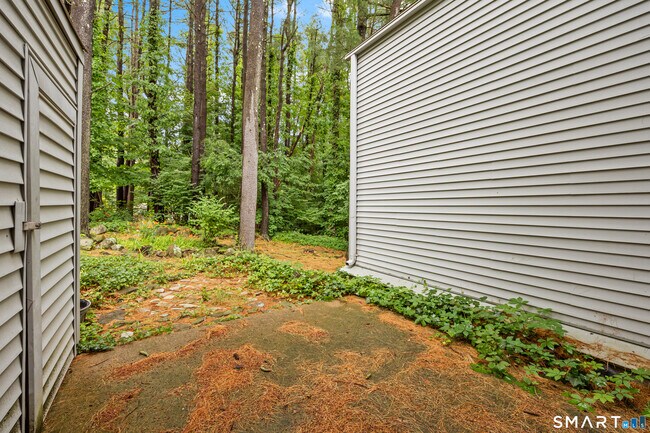 Building Photo - 5 Staunton Ct