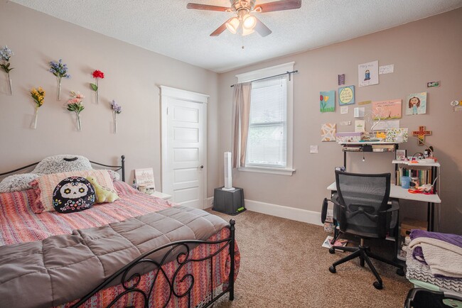 Building Photo - Updated XU Student Rental House