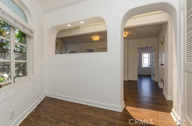 Building Photo - 212 N Coast Hwy