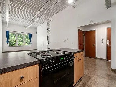 Building Photo - 769 N High St