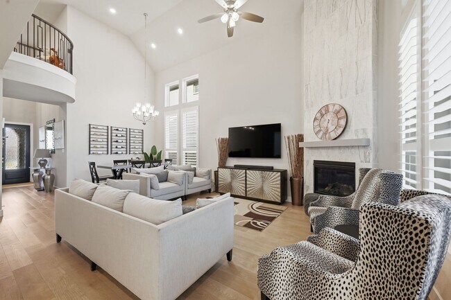 Building Photo - Luxury 5 bed 7 bath two story in Rockwall with grand double doors, soaring 19 foot ceilings, chef...