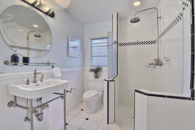 Building Photo - 1344 Camino Ramon