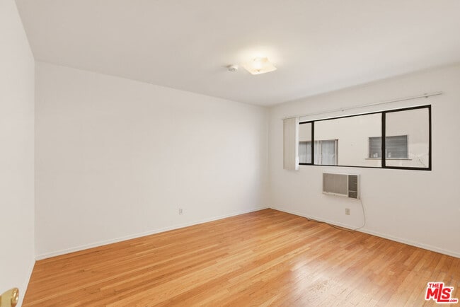 Building Photo - 1058 S Wooster St