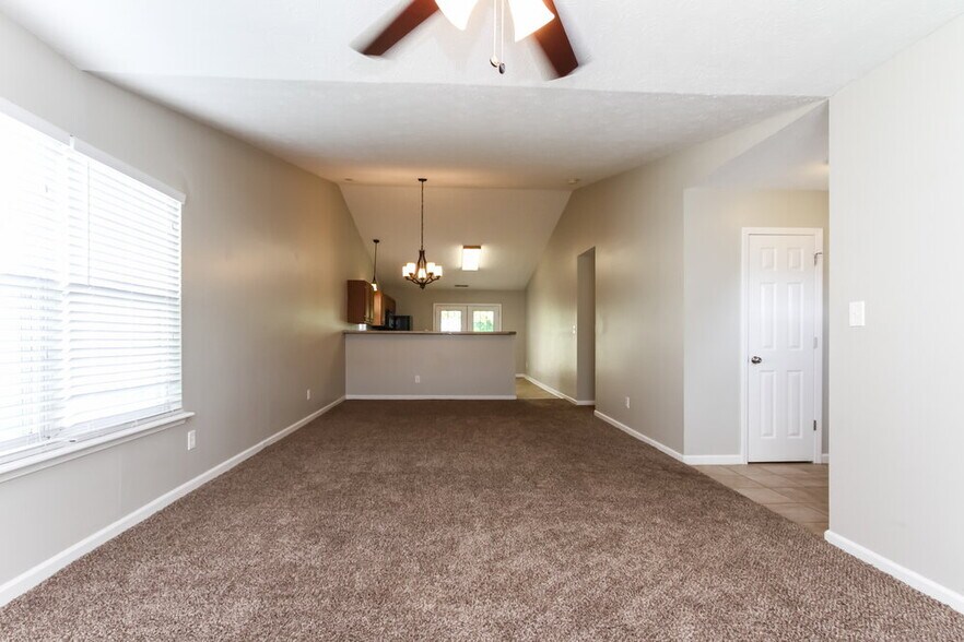 Building Photo - 1555 Sanner Dr