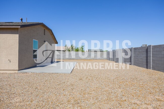 Building Photo - Nice New Home in Arizona City