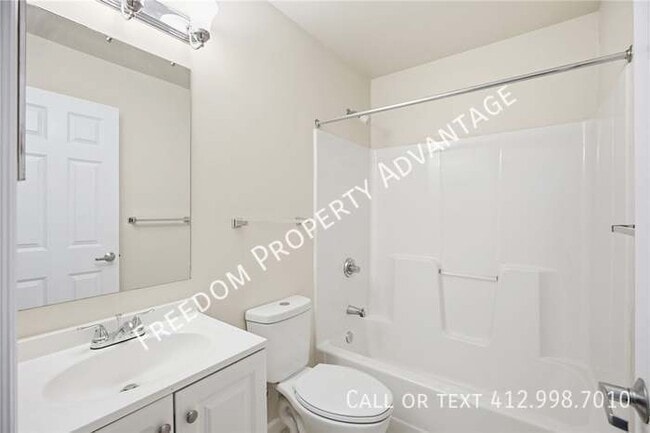 Building Photo - 137 Freeland St