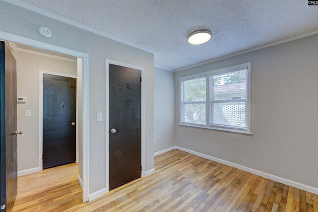 Building Photo - 3819 Prentice Ave