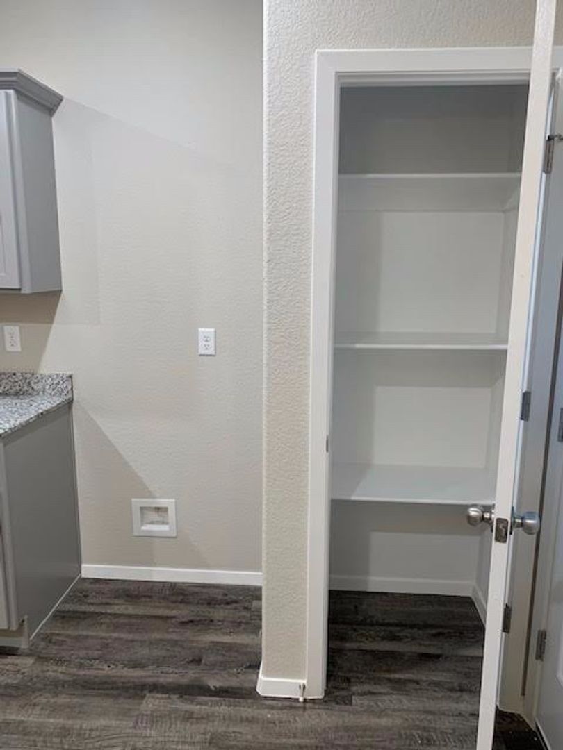 Building Photo - 4205 SW Lenox Ave