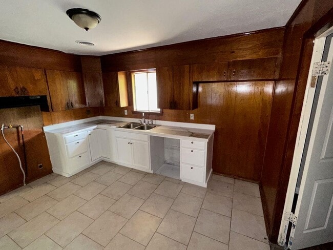 Building Photo - 3218 Meadow Forest Dr