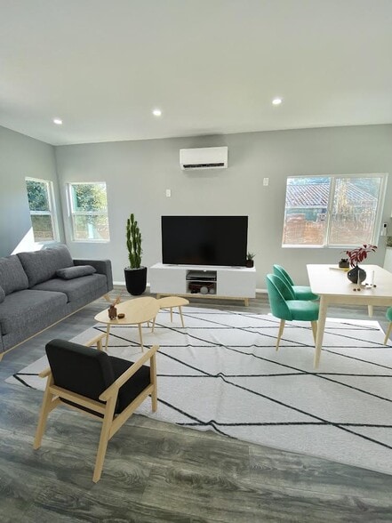 Living area - furniture not included - 5451 Brynhurst Ave