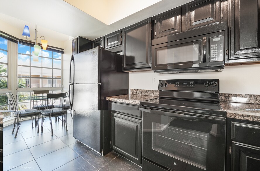 Building Photo - 1280 S Alhambra Cir