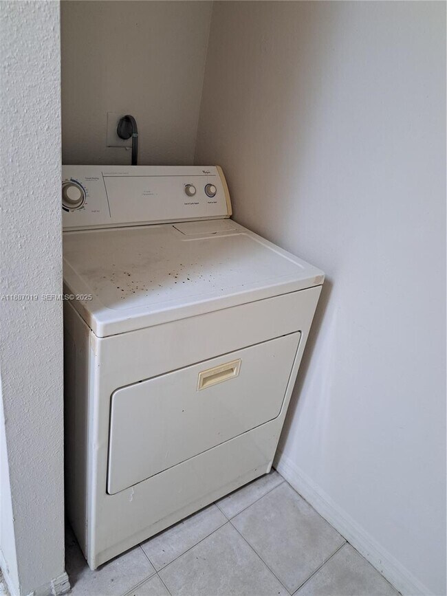 Building Photo - 4045 W McNab Rd