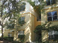 Building Photo - 1 bed/1 bath with Den in CARROLLWOOD AREA:...
