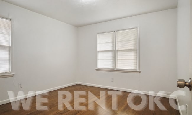 Building Photo - 132 W Jarman Dr