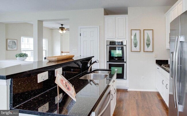 Building Photo - 9515 Walker Way