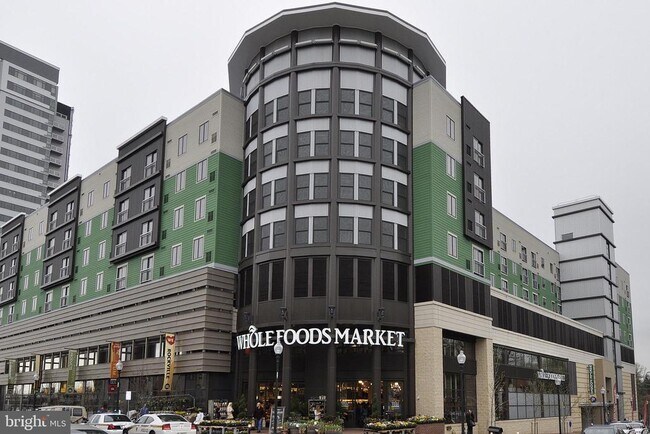 Building Photo - 10401 Strathmore Park Ct