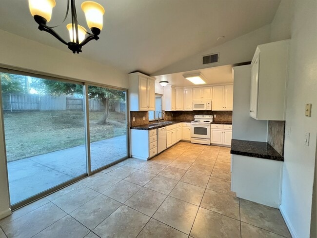 Building Photo - 3336 Irvindale Way