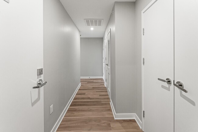 Building Photo - 475 Communipaw Ave