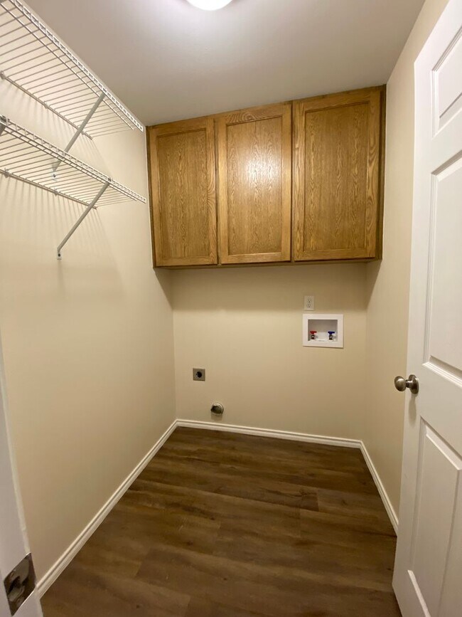 Building Photo - 5002 Scarlet Oak Dr