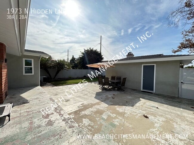 Building Photo - 1973 N Hidden Ln