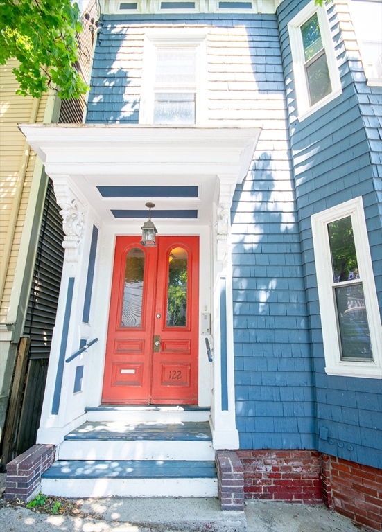 Building Photo - 122 G St