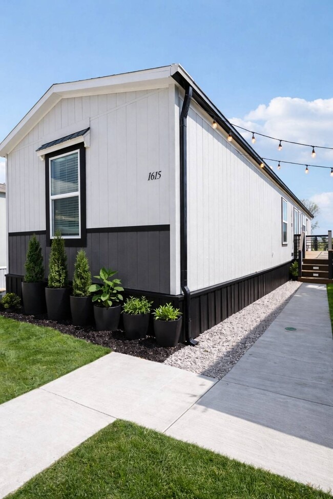 Building Photo - 1615 Sidewinder Dr