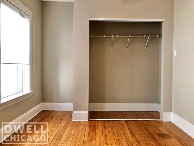 Building Photo - 1509 Hinman Ave
