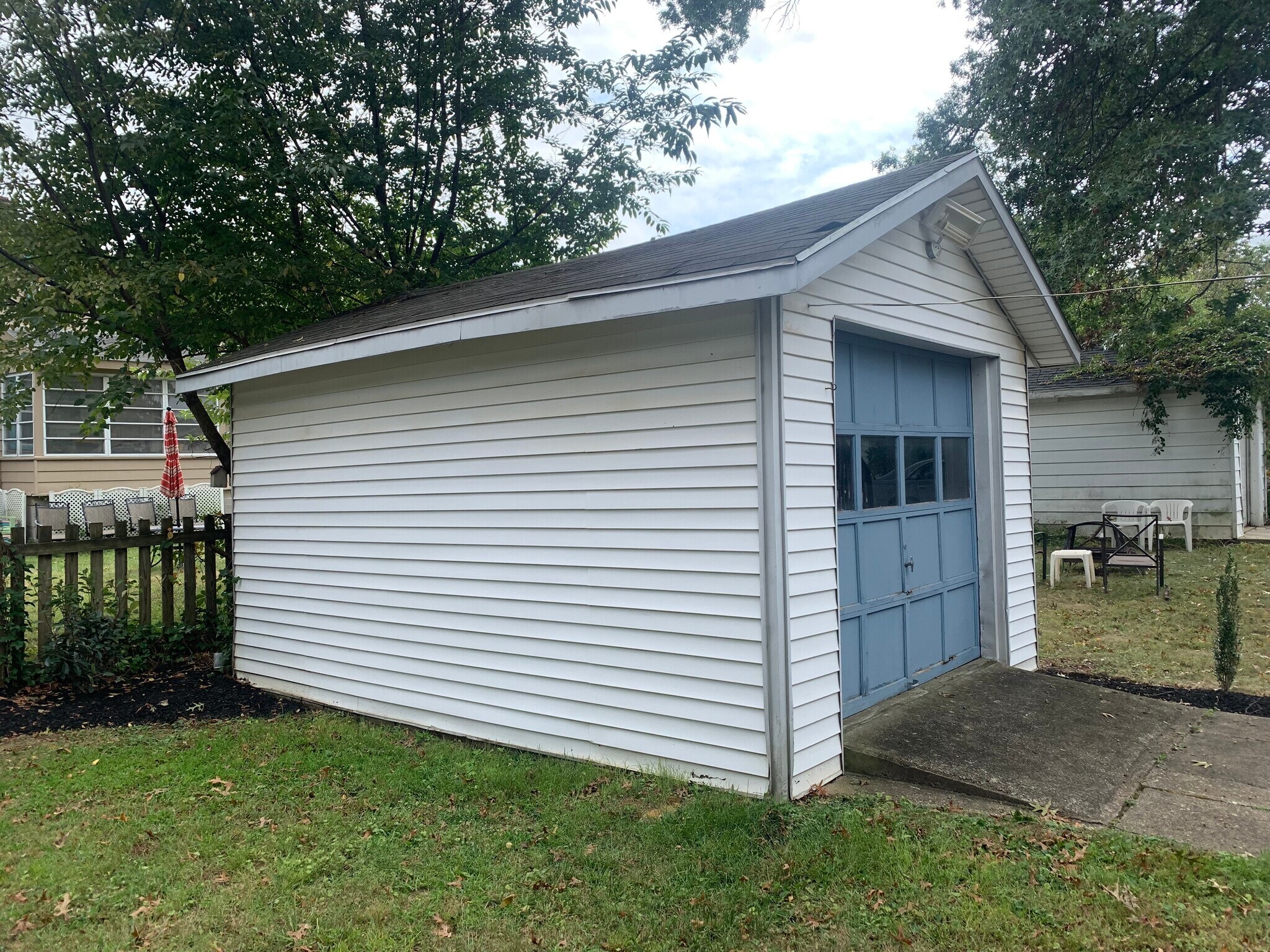 Detached single car garage. - 126 E. Ormond Ave