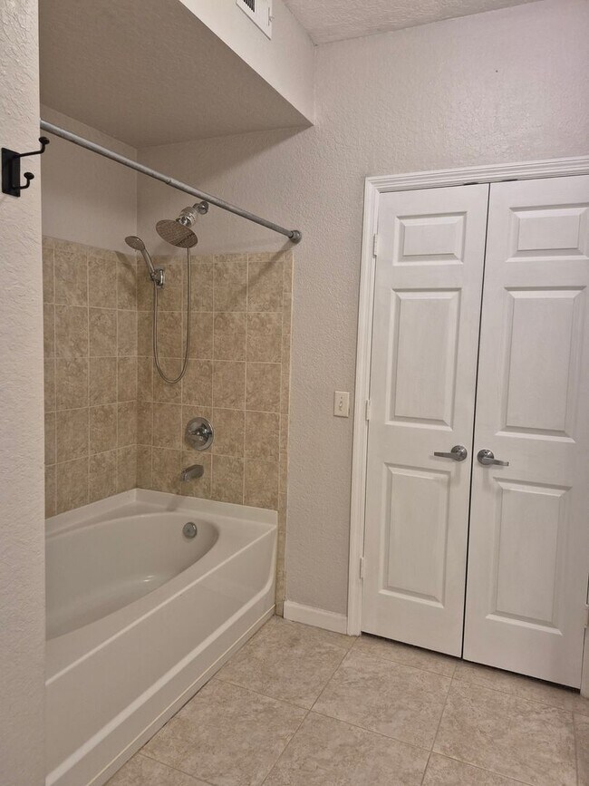 Building Photo - It's a lifestyle!