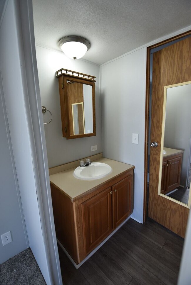 Building Photo - 2 Bedroom Waterfront Home in Riley Village