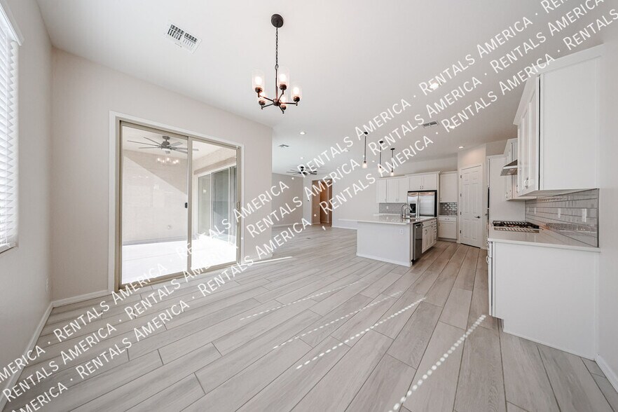 Building Photo - 4815 W Capistrano Ave