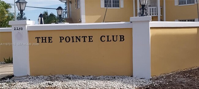 Building Photo - 2230 NE 56th Pl