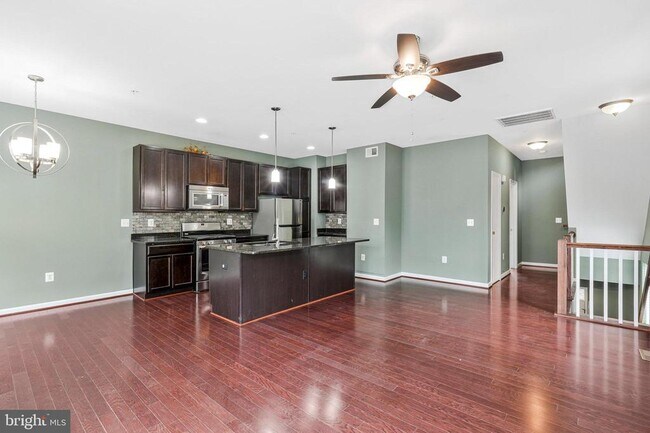 Building Photo - 59 Steeplechase Dr