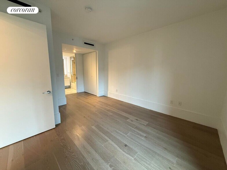 Building Photo - 429 Kent Ave