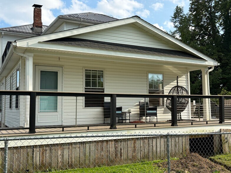 Building Photo - 1697 US-6