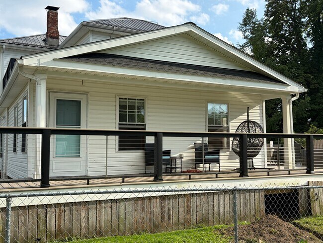 Building Photo - 1697 US-6