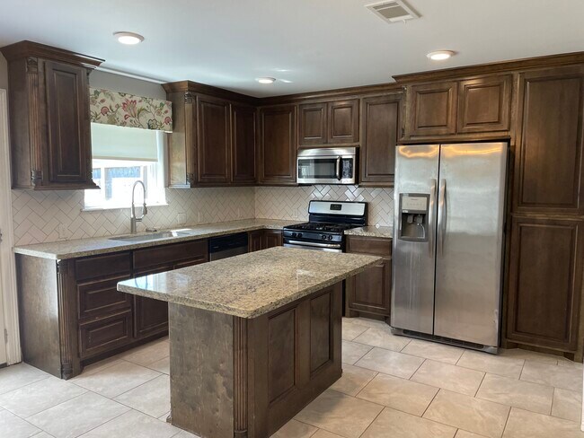 Building Photo - 6122 Stoney Brook Dr