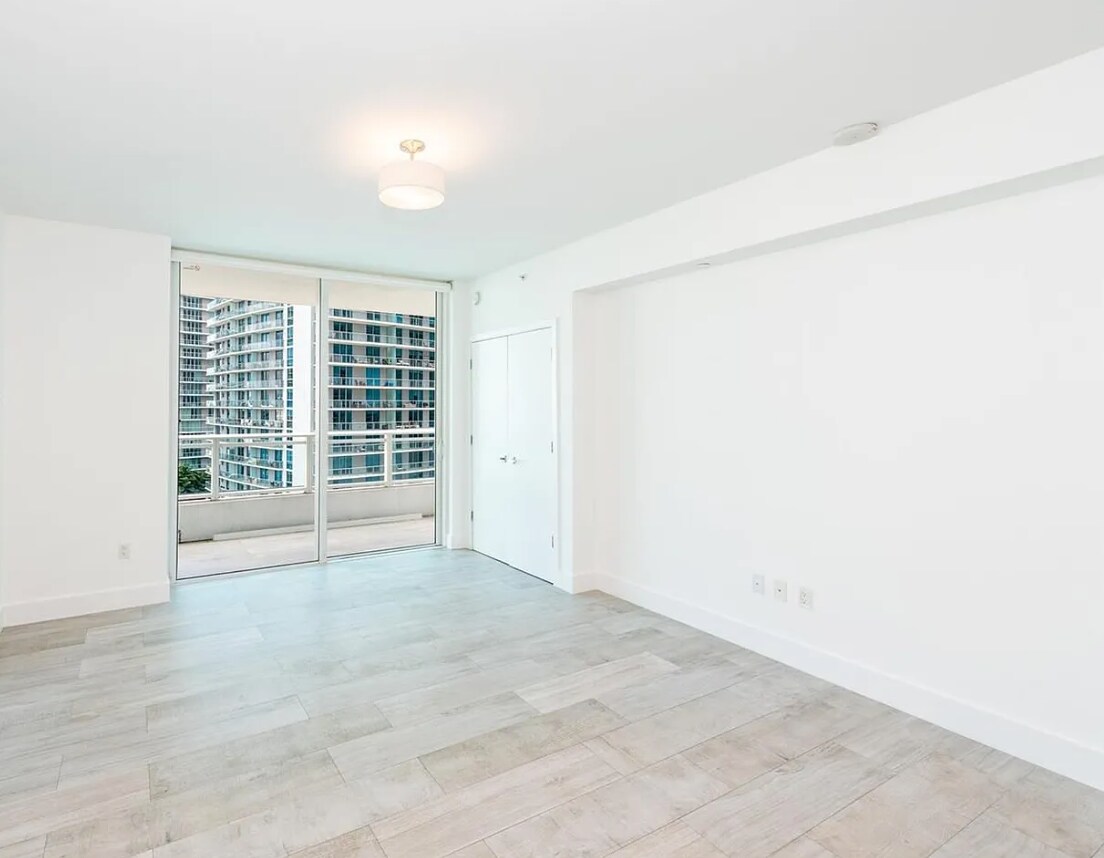 Building Photo - 1080 Brickell Ave
