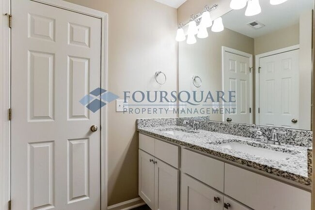 Building Photo - Townhome | Back Patio | Single -Car Garage...