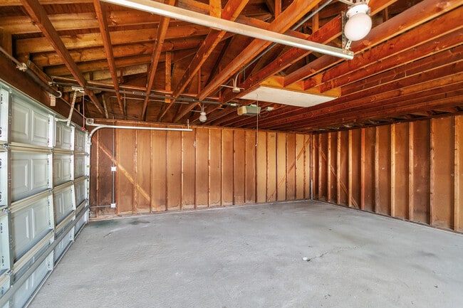 Building Photo - 242 S Harper Ave