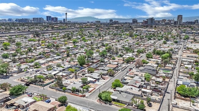 Building Photo - 2016 Linden Ave