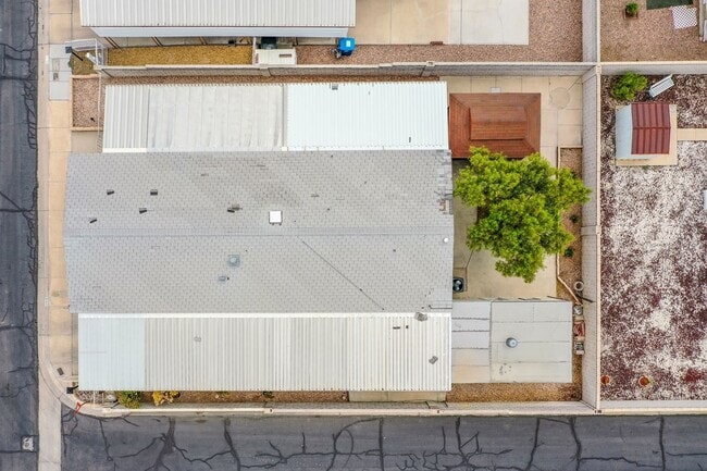 Building Photo - 55+ community 2 bed 2 bath