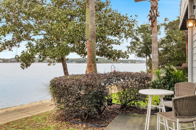 Building Photo - 7280 Jacobs Trail