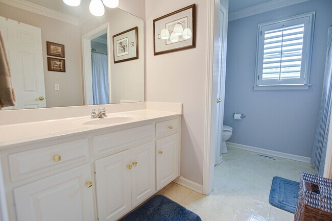 Building Photo - Pet Friendly Three Bedroom with Bonus!