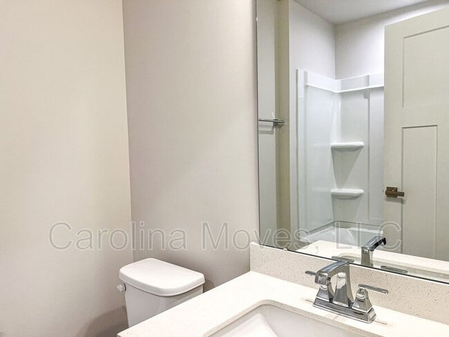 Building Photo - 535 Martin Crk Dr