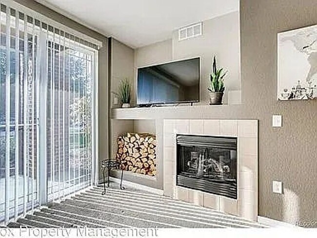 Building Photo - Beautiful 2 Bed, 2 Bath Condo in Great Location!