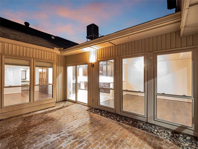 Building Photo - 6940 Clearhaven Dr